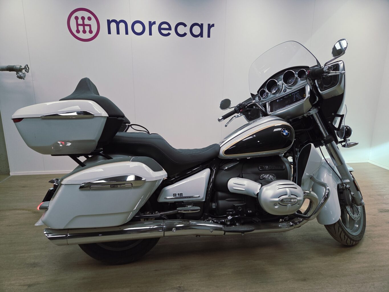 BMW  R 18 Арендный автомобиль