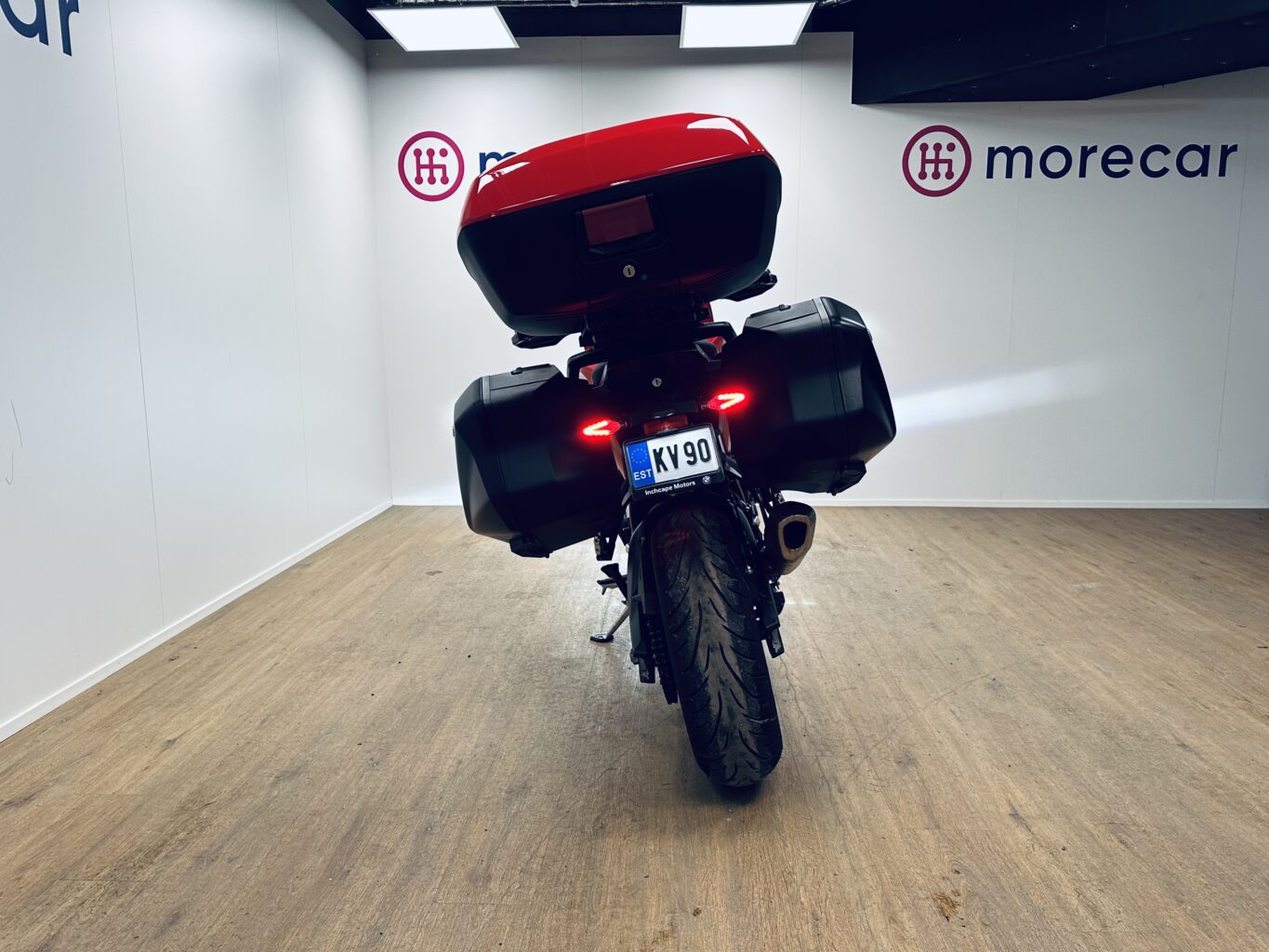 BMW S 1000 XR Арендный автомобиль