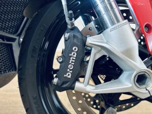 BMW S 1000 XR Арендный автомобиль