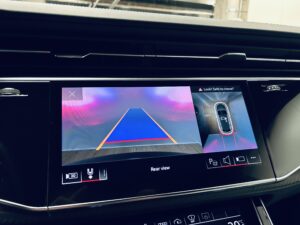 Audi RS Q8 rendiauto