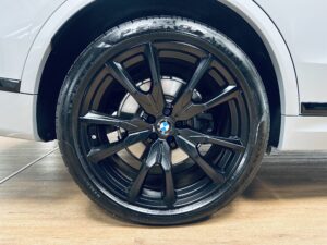 BMW X7 rendiauto