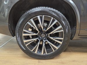 Volvo XC90 rendiauto