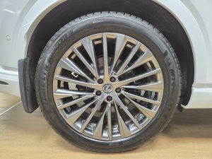 Lexus RX500H rendiauto
