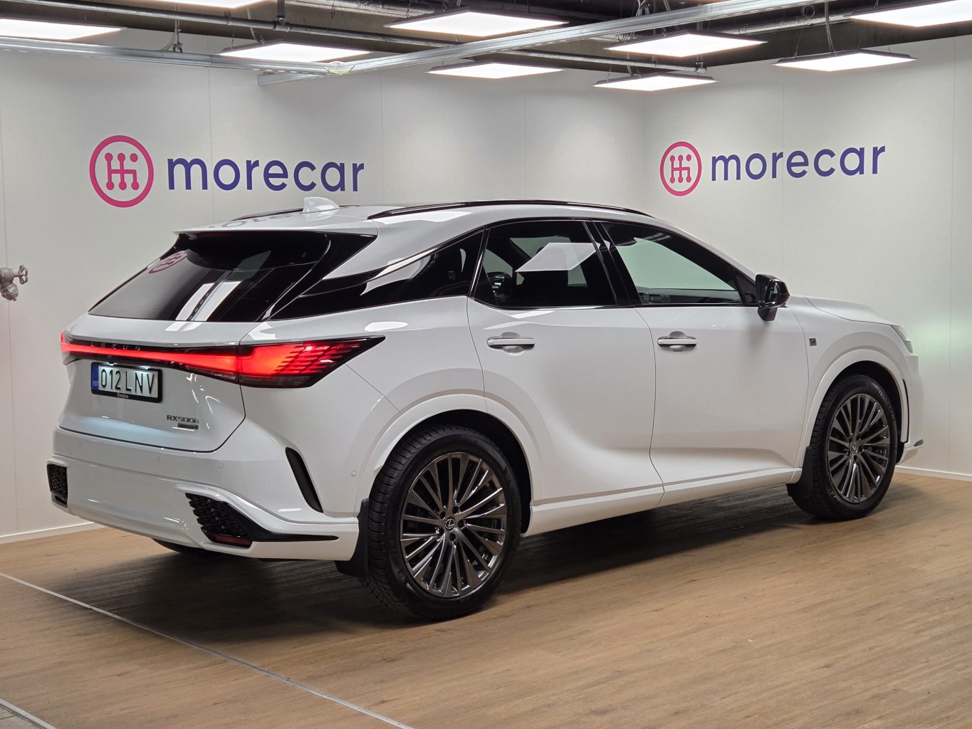 Lexus RX500H rendiauto