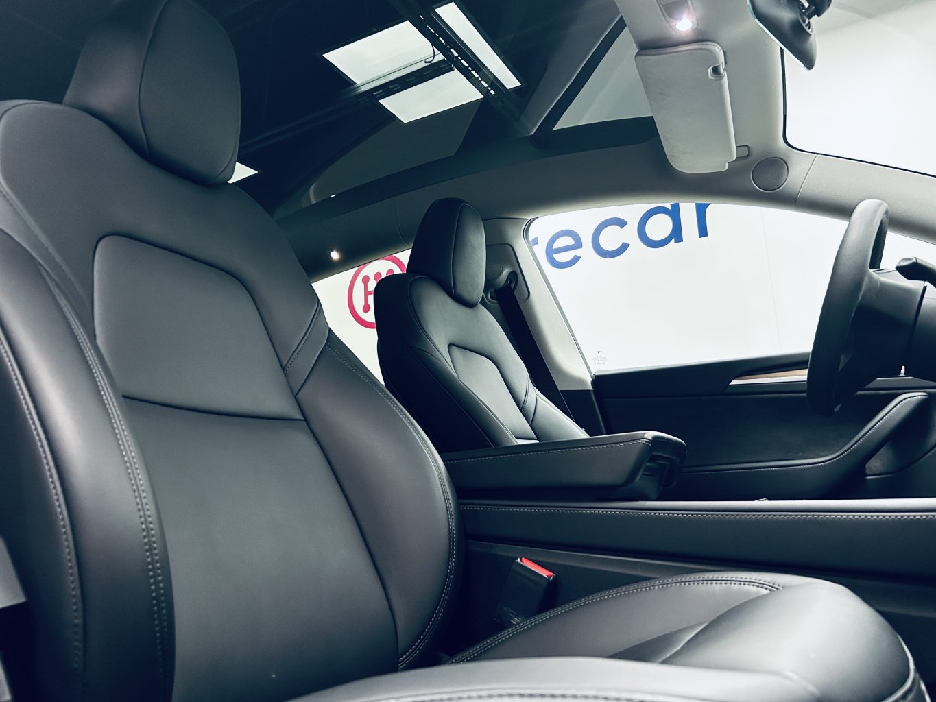 Tesla Model Y rendiauto