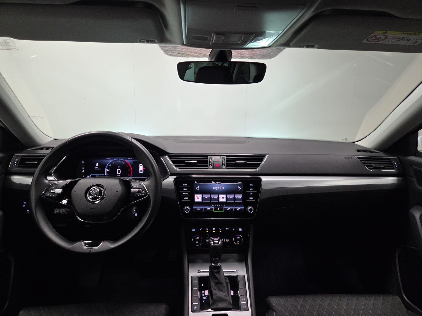 Skoda SUPERB rendiauto