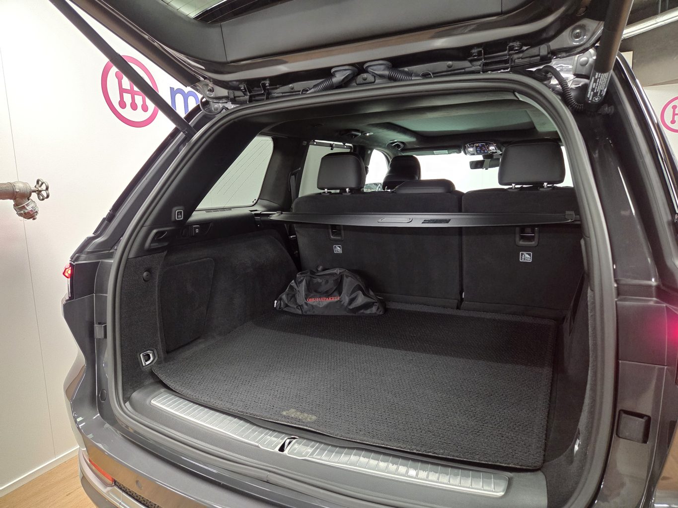 Jeep GRAND CHEROKEE rendiauto