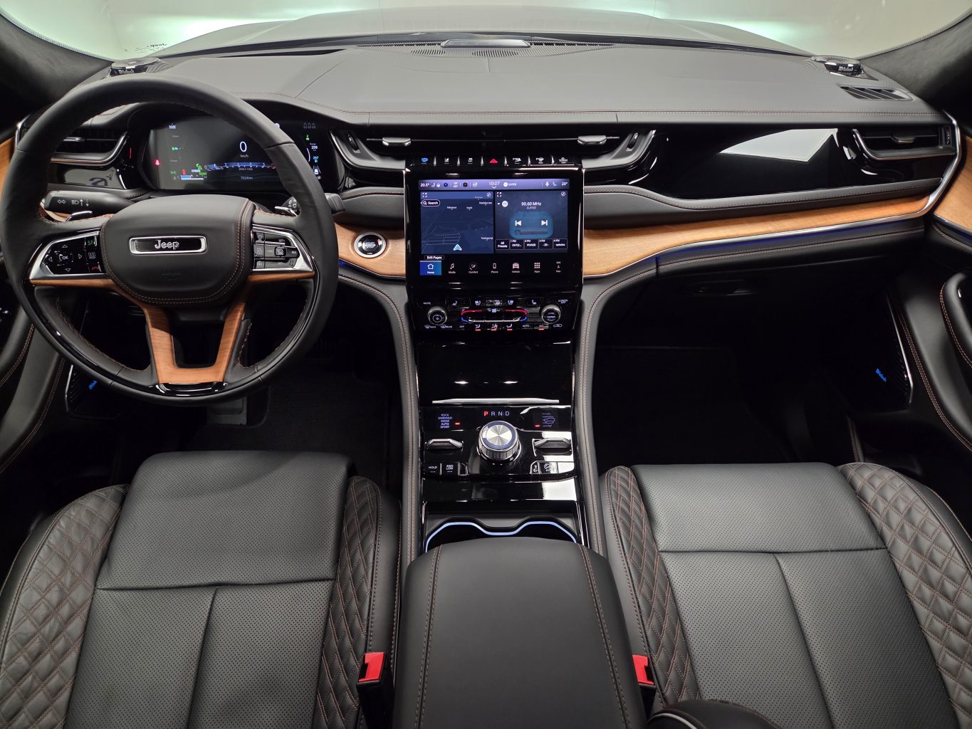 Jeep GRAND CHEROKEE rendiauto