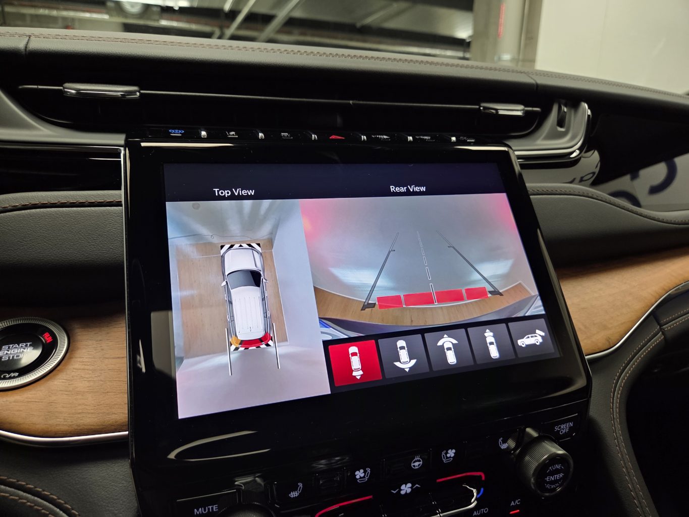 Jeep GRAND CHEROKEE rendiauto
