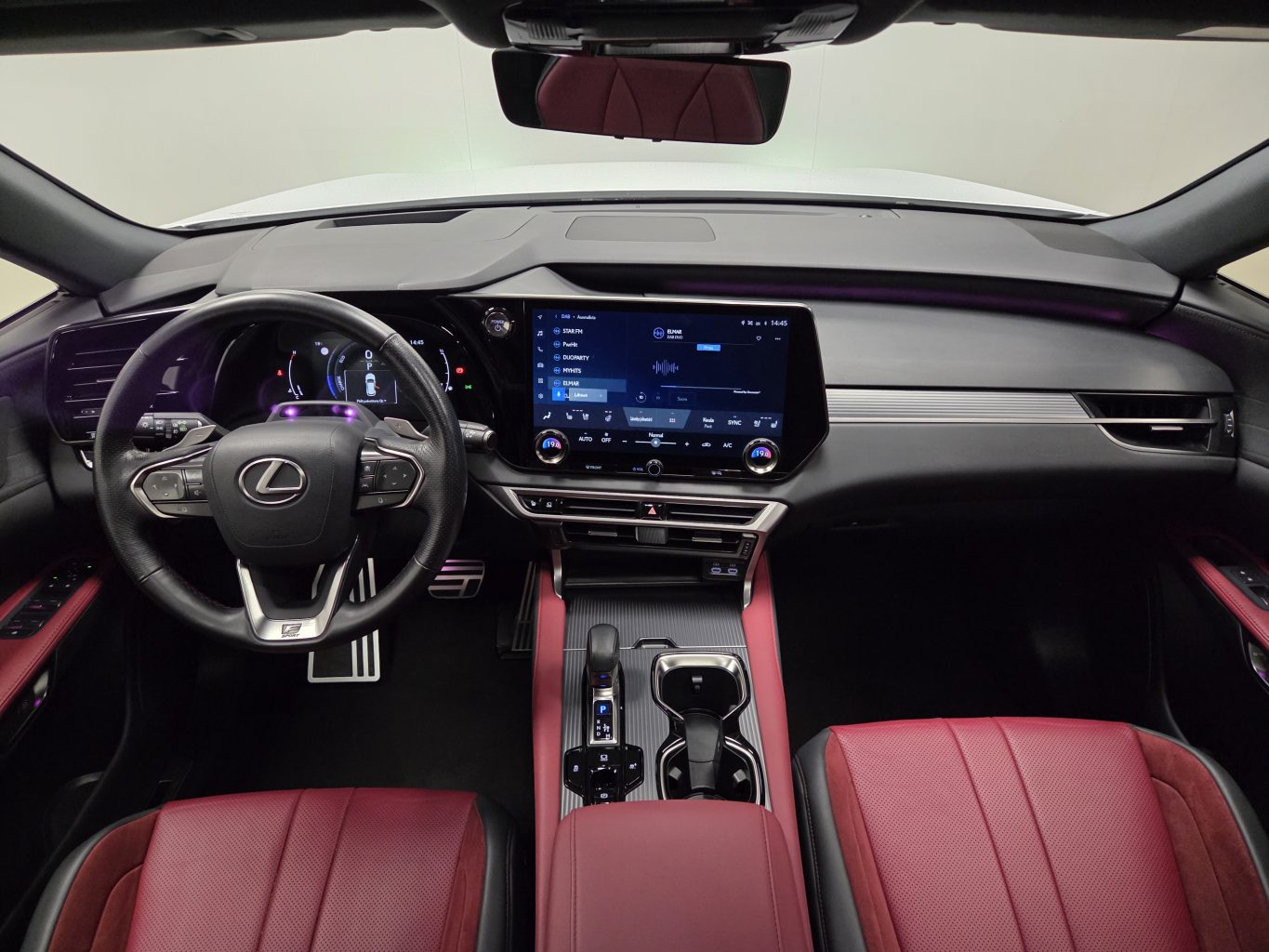 Lexus RX500H Арендный автомобиль