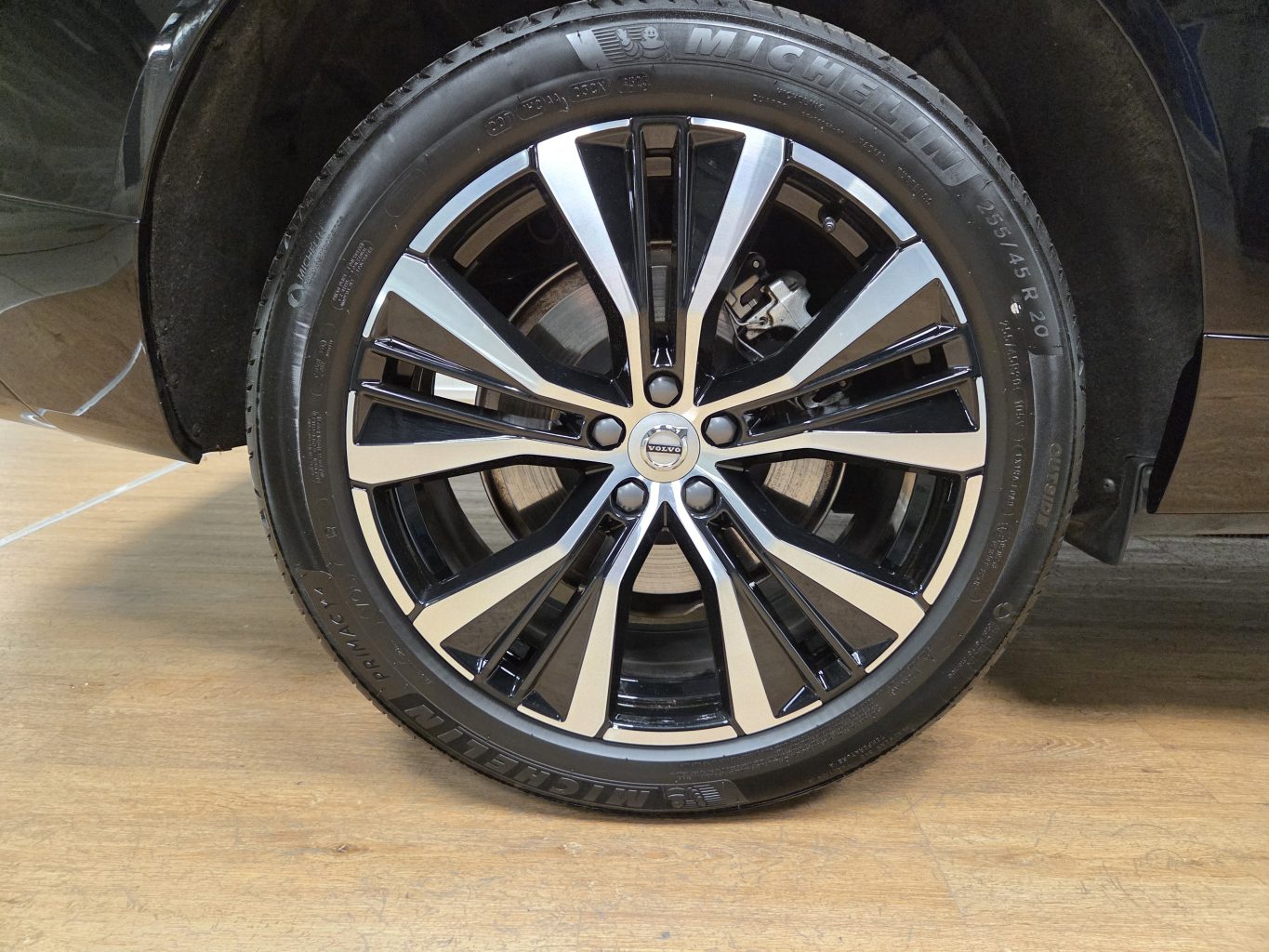 Volvo XC60 Арендный автомобиль