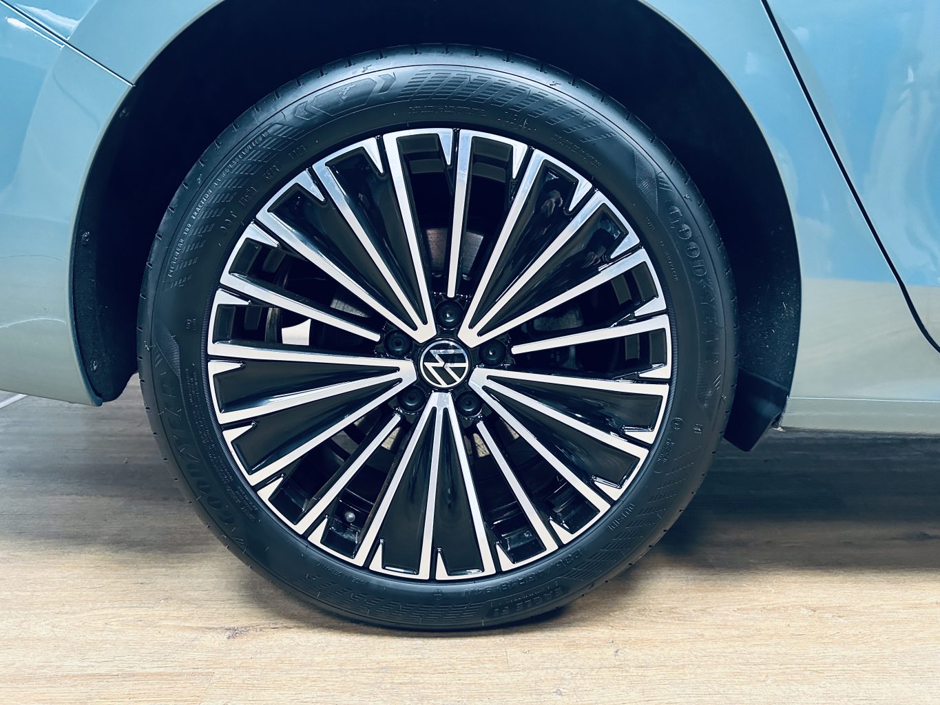 Volkswagen PASSAT rendiauto