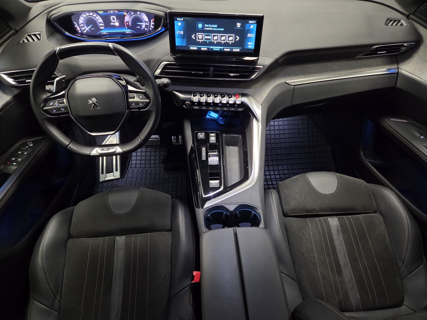 Peugeot 5008 Арендный автомобиль