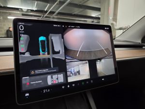 Tesla Model Y rendiauto