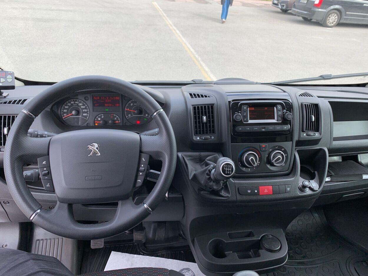 Peugeot Boxer Rental car