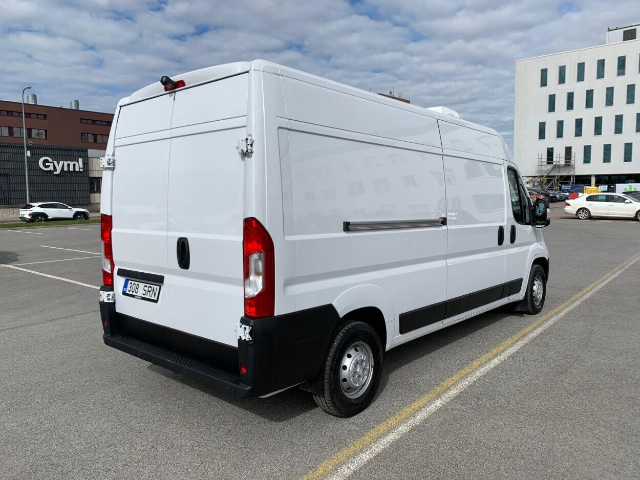 Peugeot Boxer Rental car