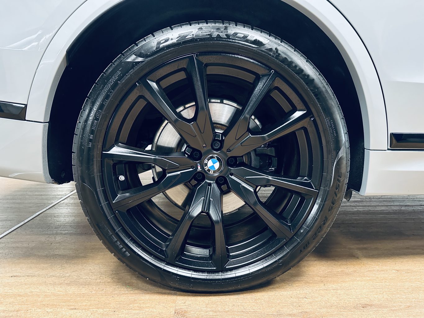 BMW X7 Арендный автомобиль