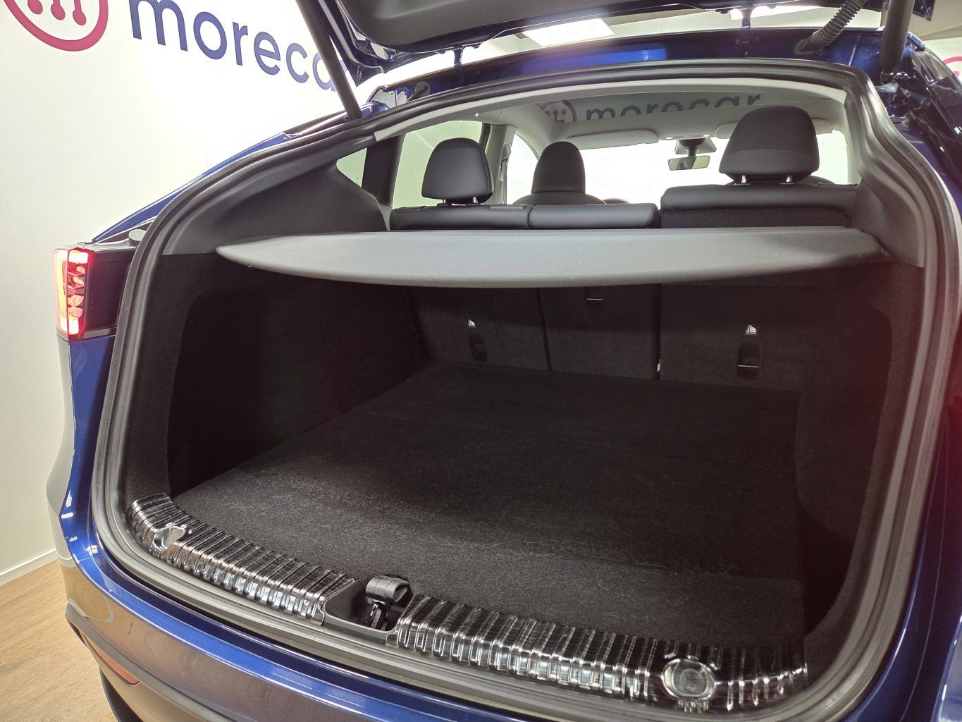 Tesla Model Y Арендный автомобиль