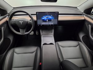 Tesla Model Y Арендный автомобиль