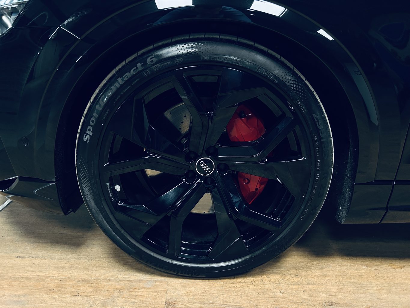 Audi RS Q8 Арендный автомобиль