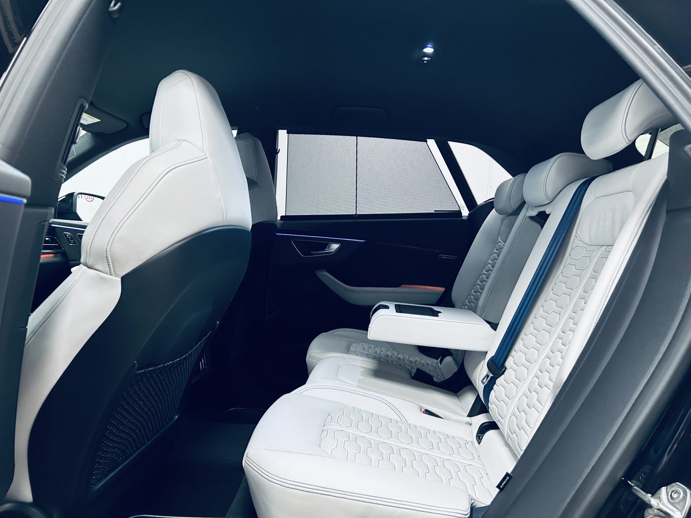 Audi RS Q8 Арендный автомобиль