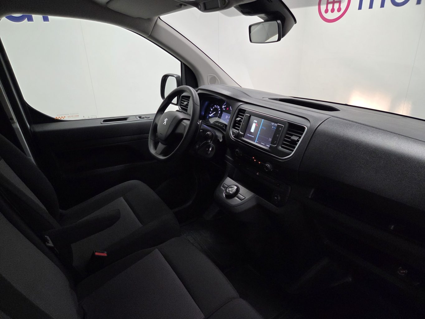 Peugeot EXPERT Арендный автомобиль