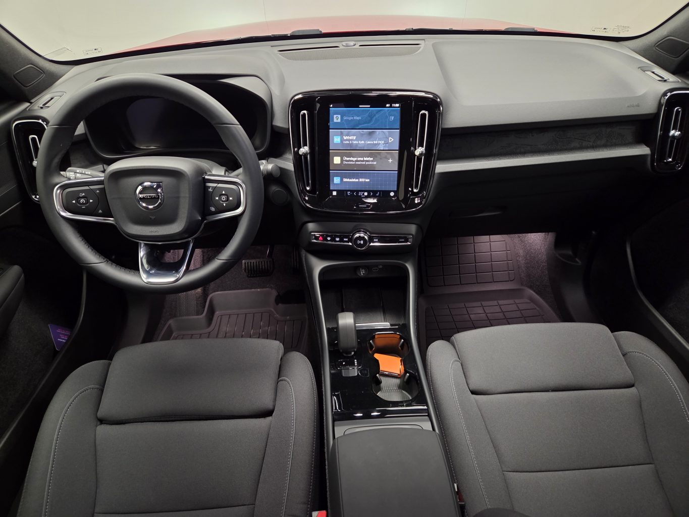 Volvo C40 Recharge Арендный автомобиль