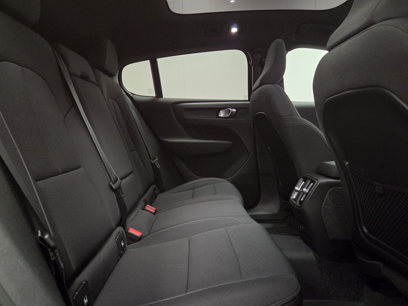 Volvo C40 Recharge Арендный автомобиль