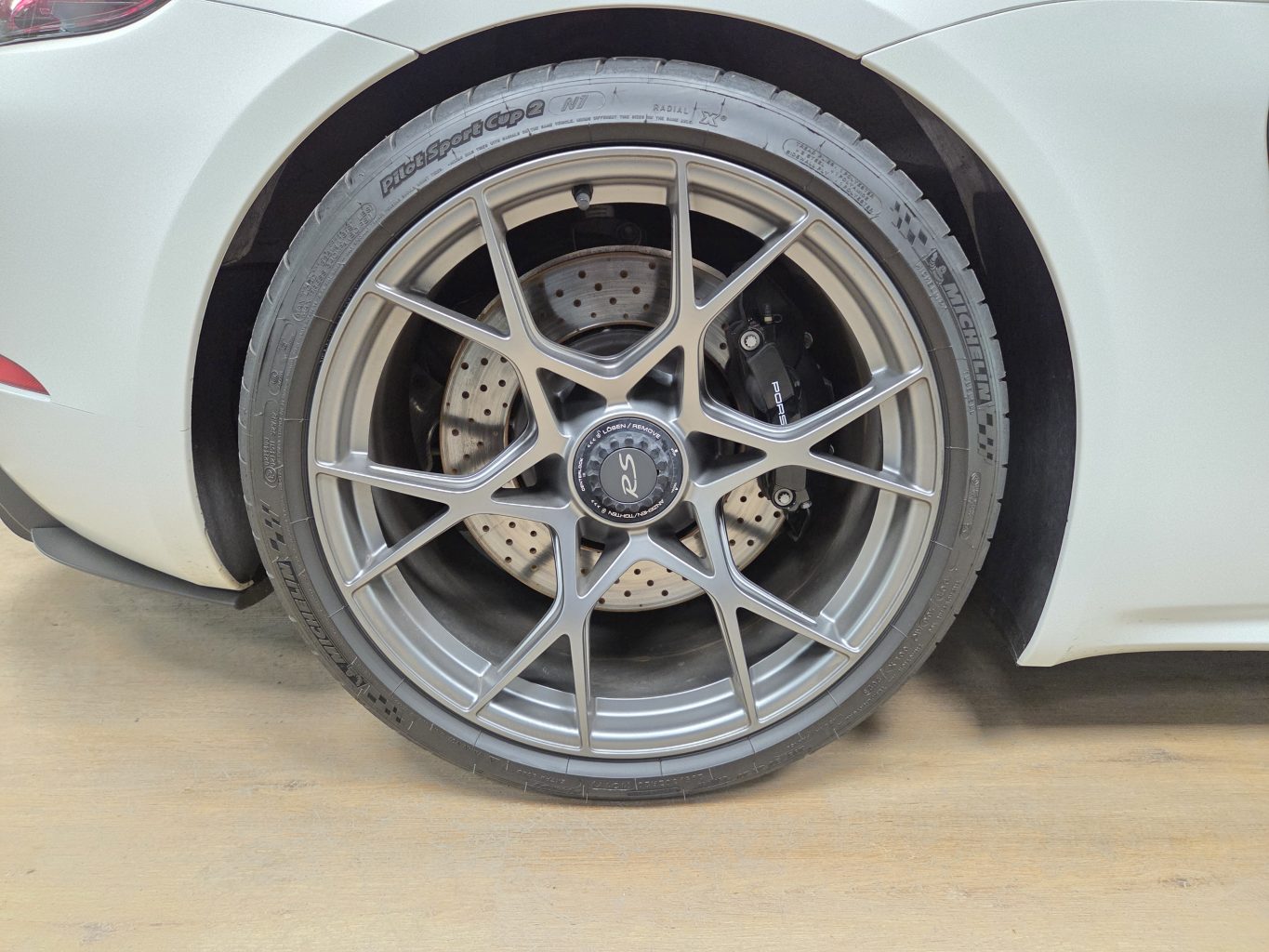 Porsche Cayman rendiauto