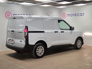 Ford Transit Courier Арендный автомобиль