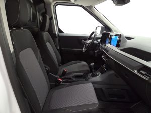 Ford Transit Courier Арендный автомобиль