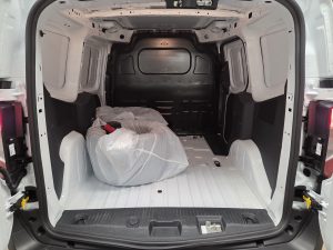 Ford Transit Courier Арендный автомобиль