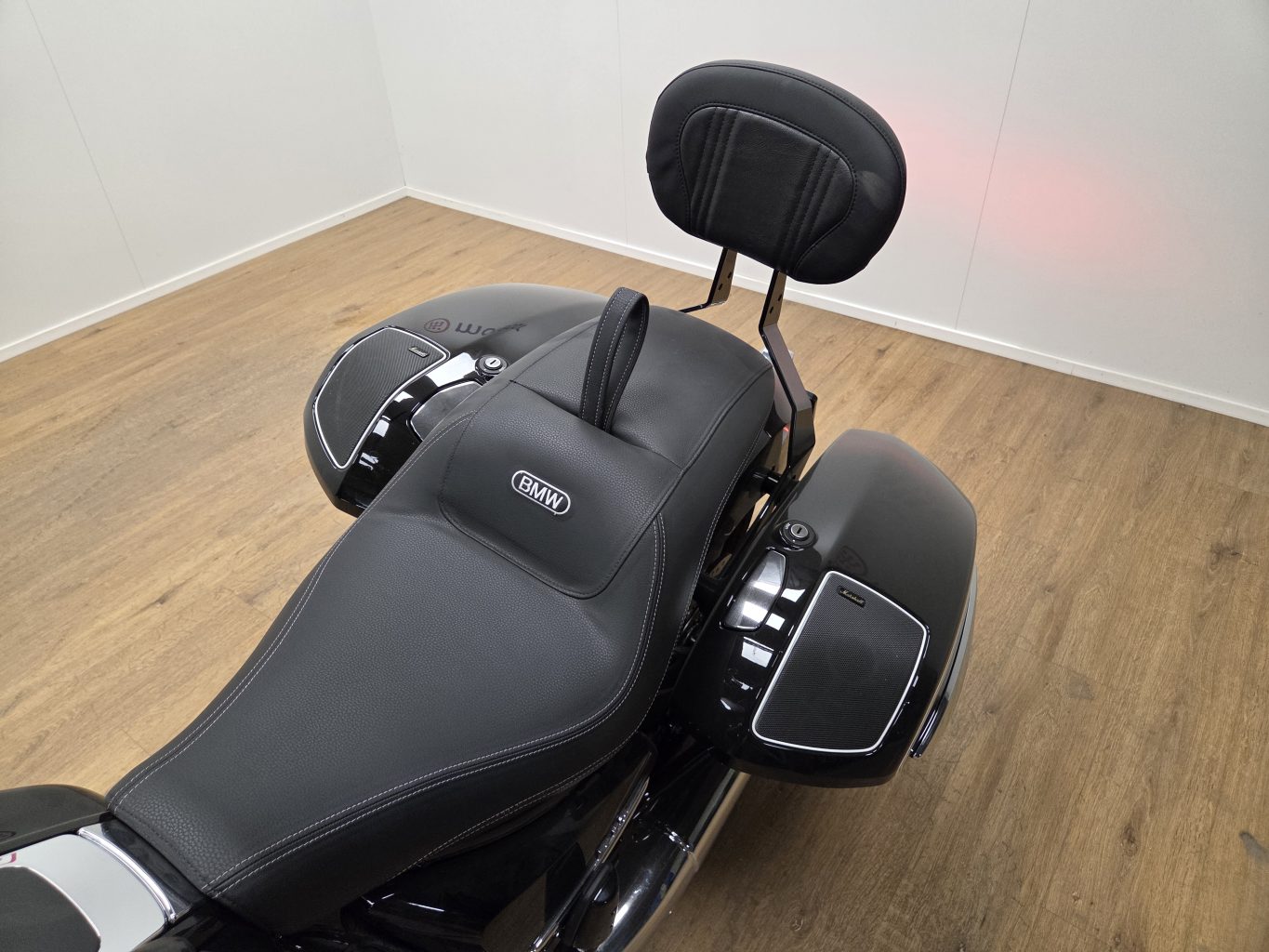 BMW R series Арендный автомобиль