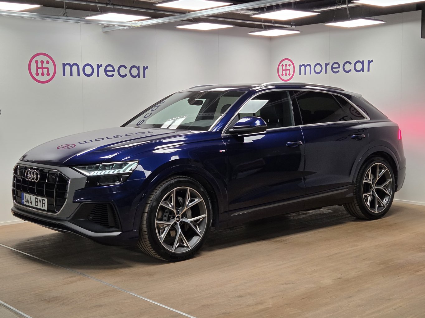 Audi Q8 Арендный автомобиль