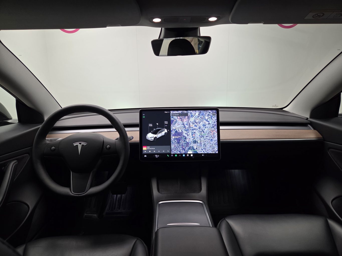 Tesla Model 3 rendiauto
