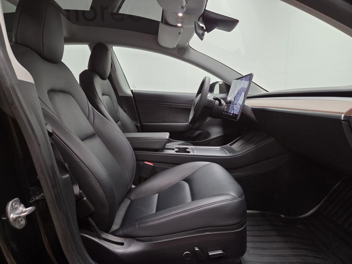 Tesla Model 3 rendiauto