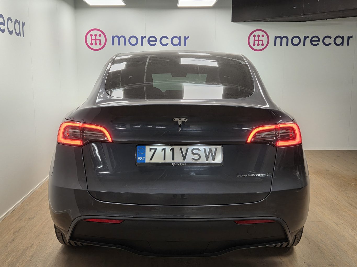 Tesla Model Y Арендный автомобиль