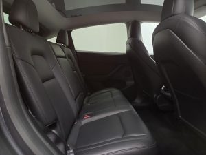 Tesla Model Y Арендный автомобиль