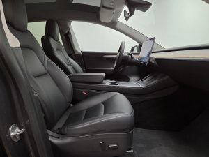 Tesla Model Y Арендный автомобиль