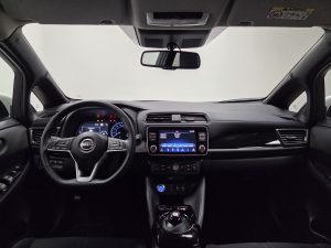 Nissan LEAF Арендный автомобиль