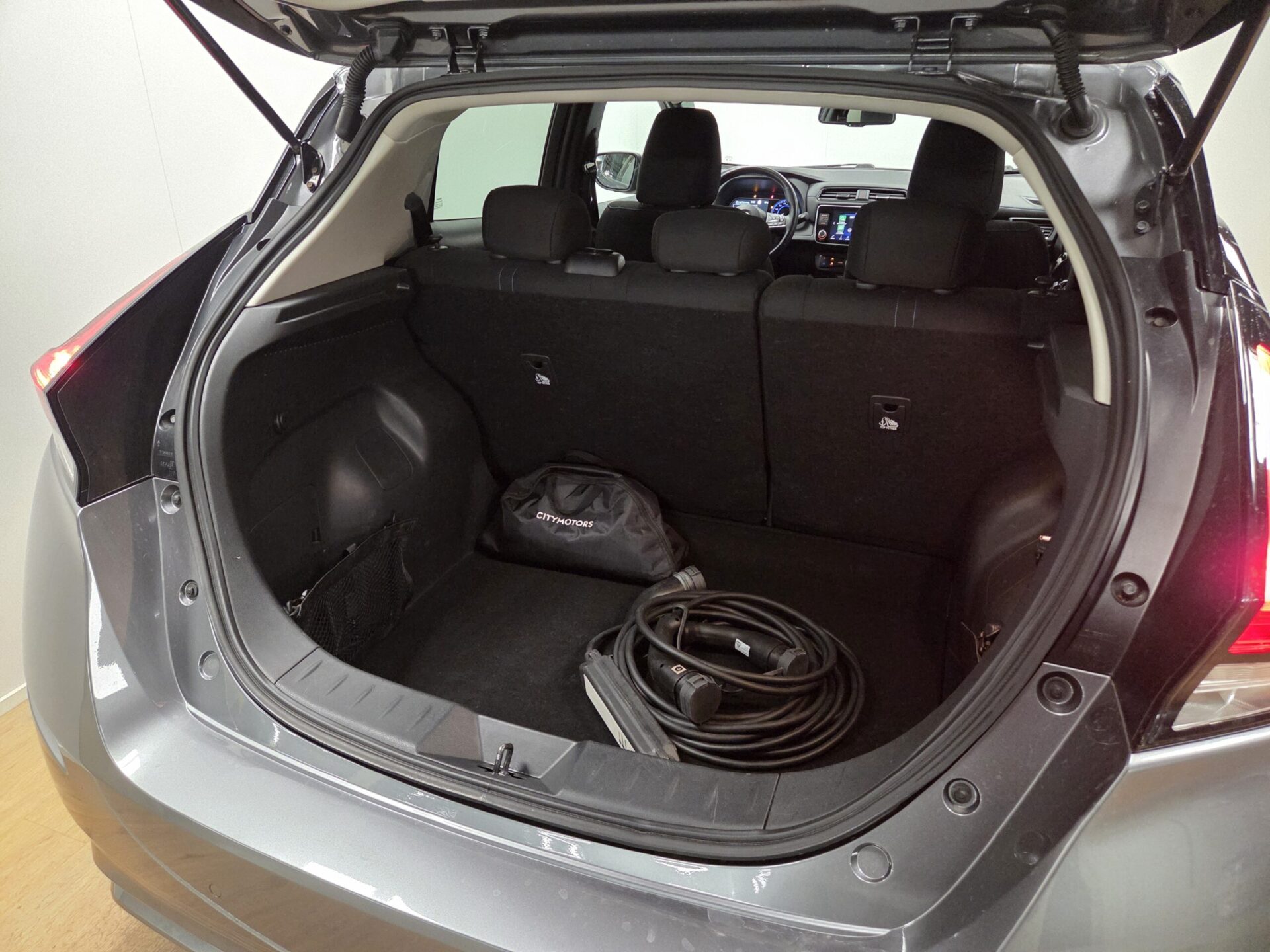 Mobire täisteenusrent - Nissan Leaf