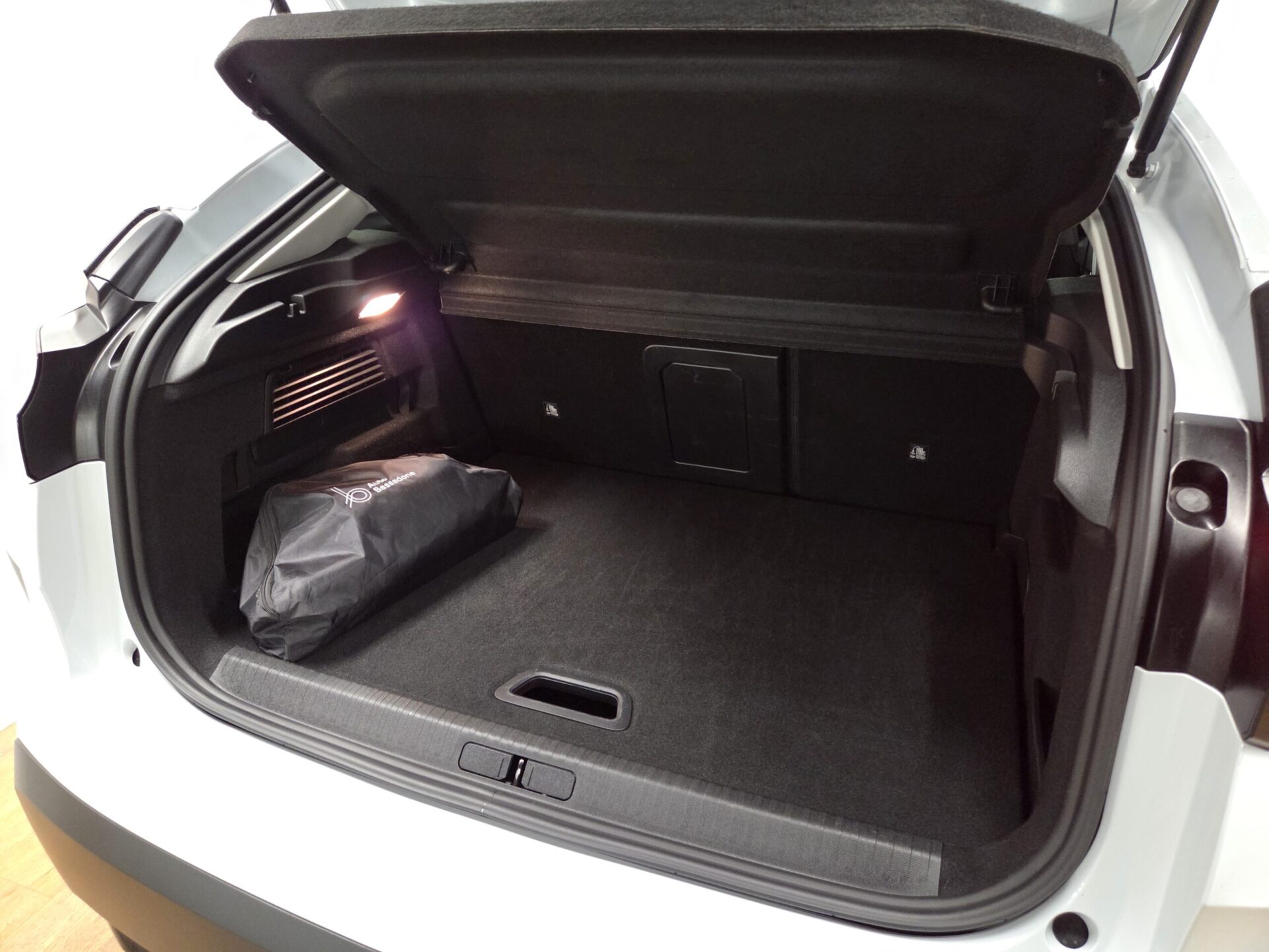 Mobire täisteenusrent - Citroen Ë-C4