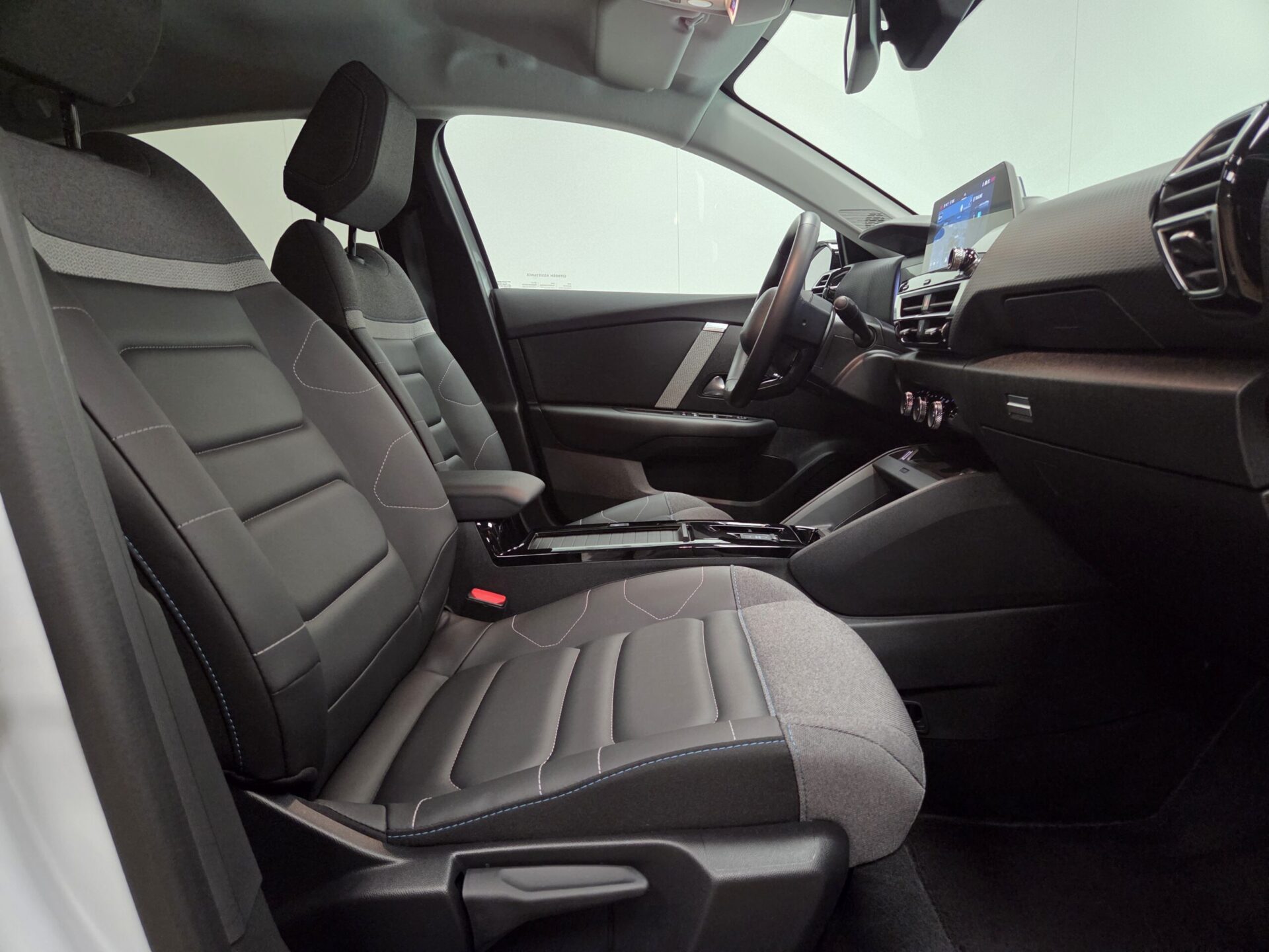 Mobire täisteenusrent - Citroen Ë-C4
