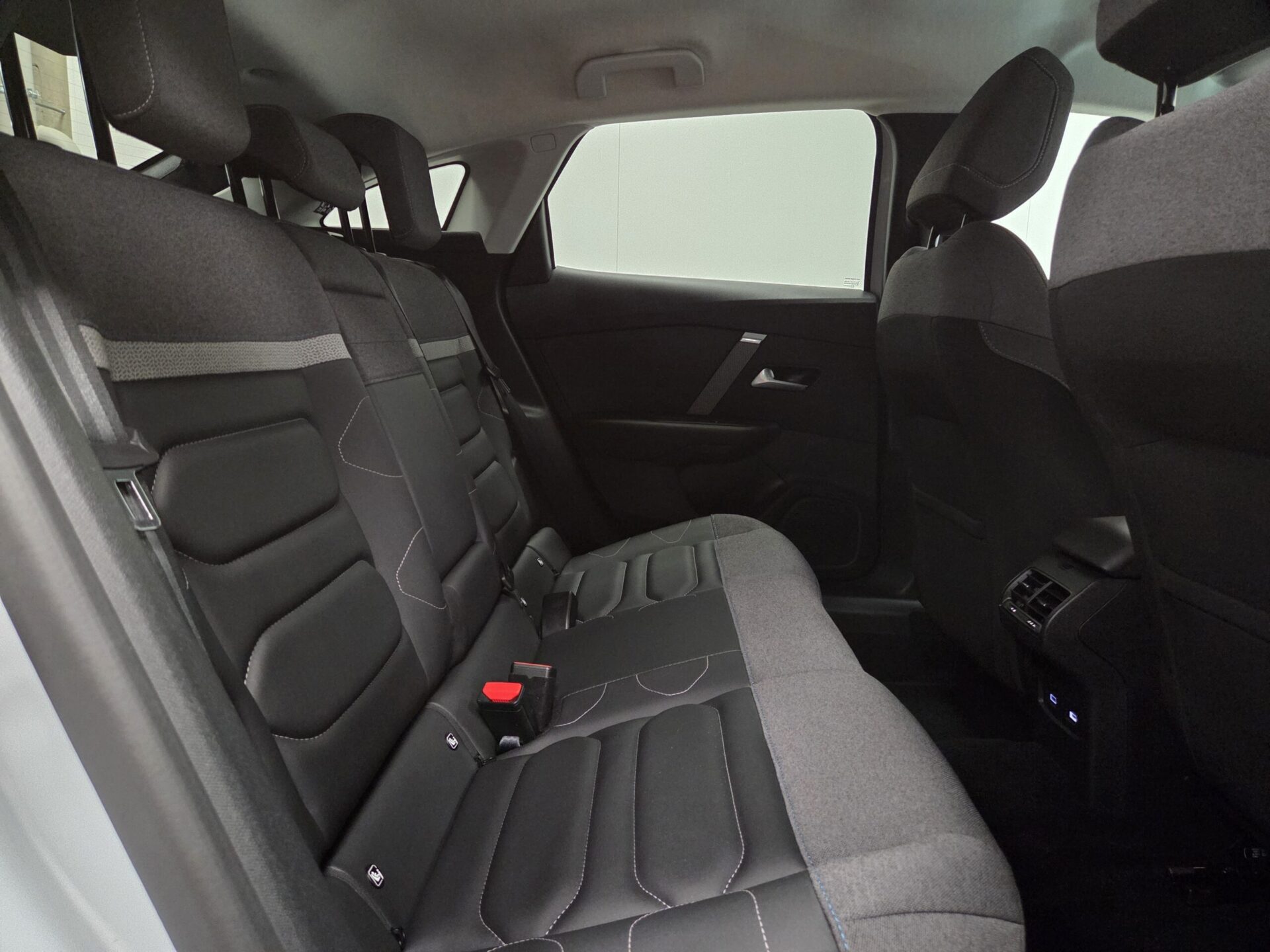 Mobire täisteenusrent - Citroen Ë-C4